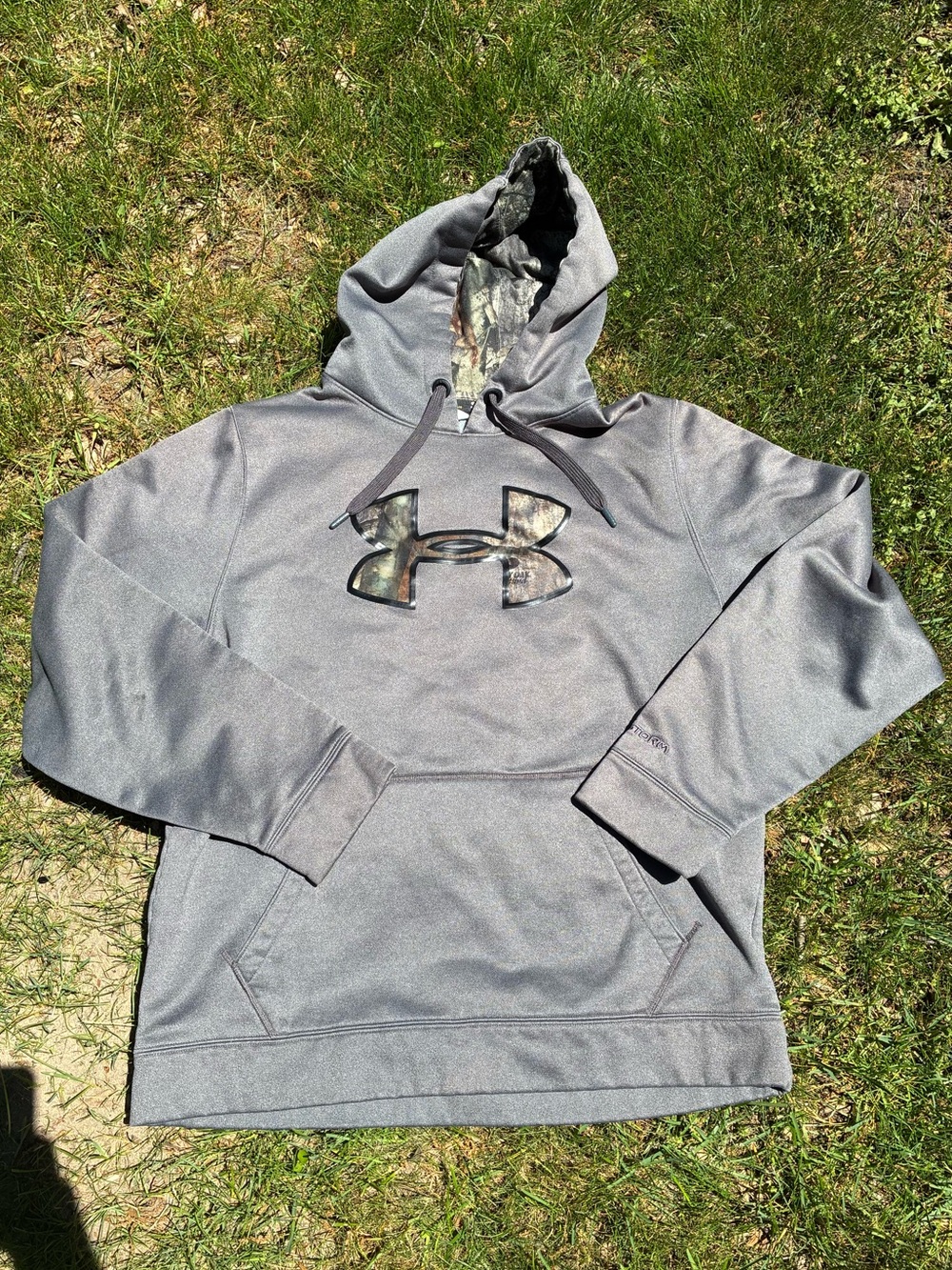 Under Armour Men’s large Gray Hoodie with Camo Logo and Lined Hood